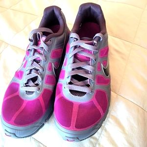 Sneaker worn for a few hours like new